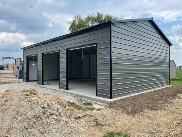 Metal Garage 24x35x10 - Image 2