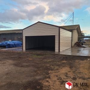 Metal Garage 18x26x10