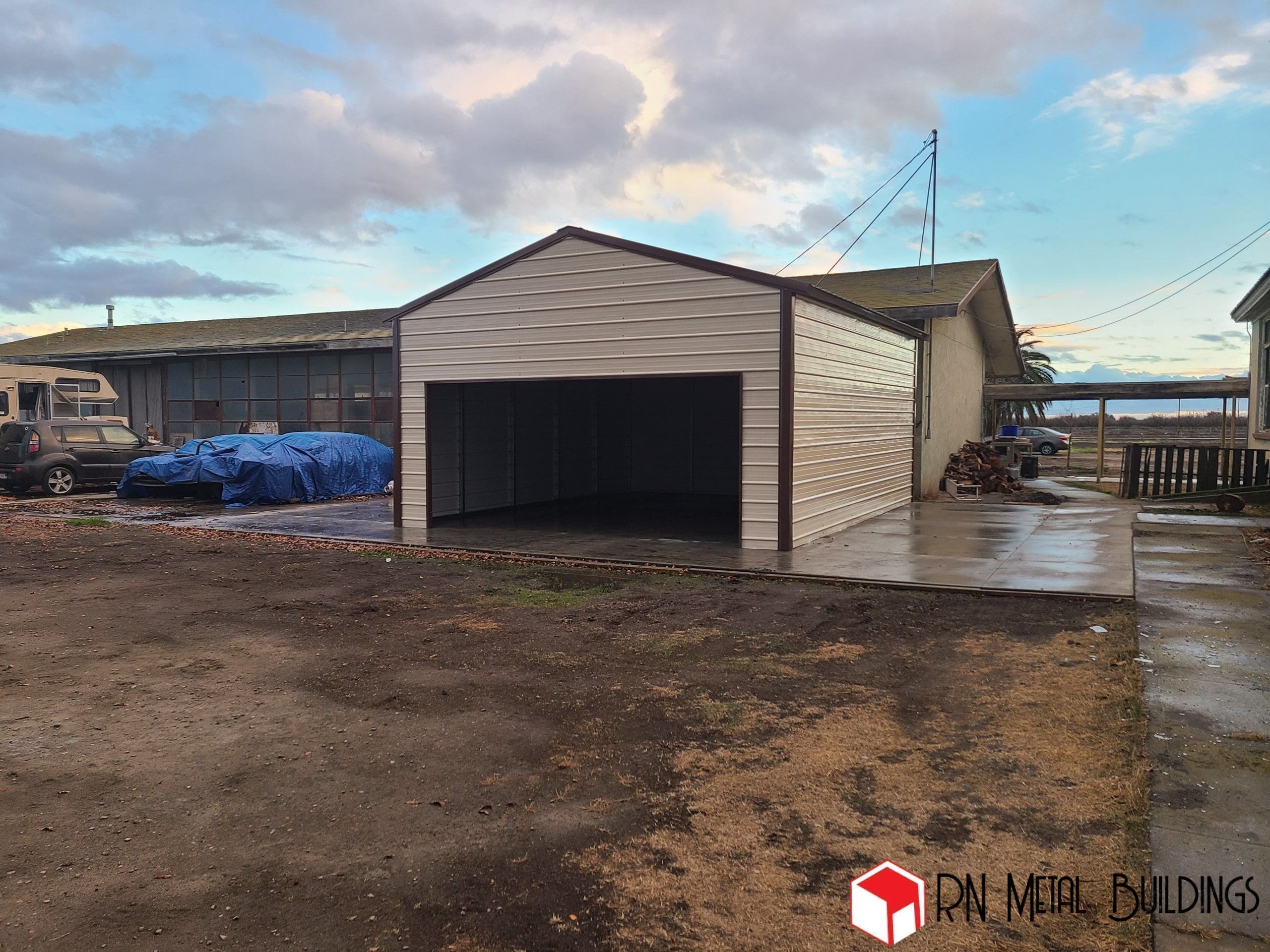 Metal Garage 18x26x10
