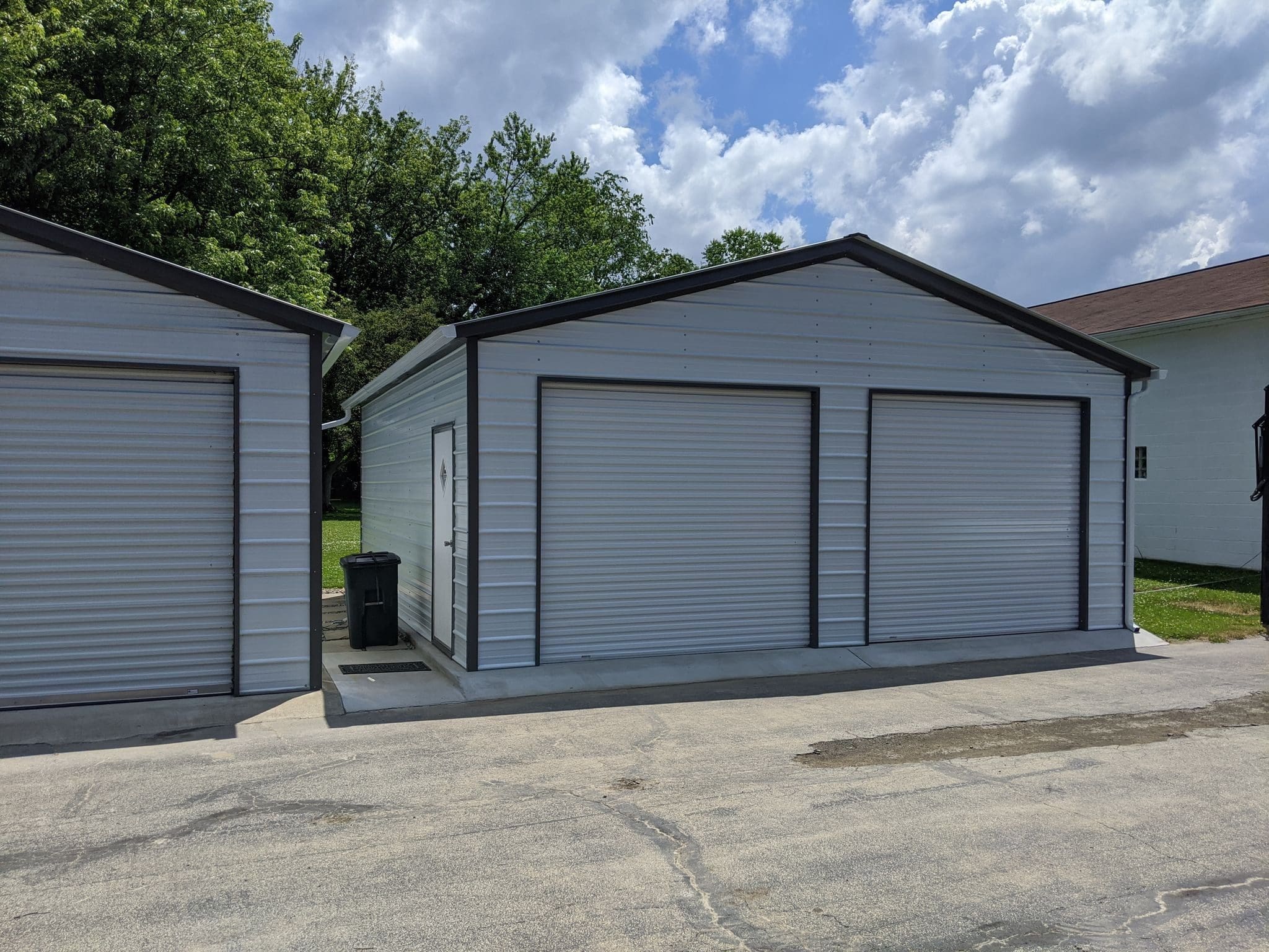 Metal Garage 22x25x9 - Image 2
