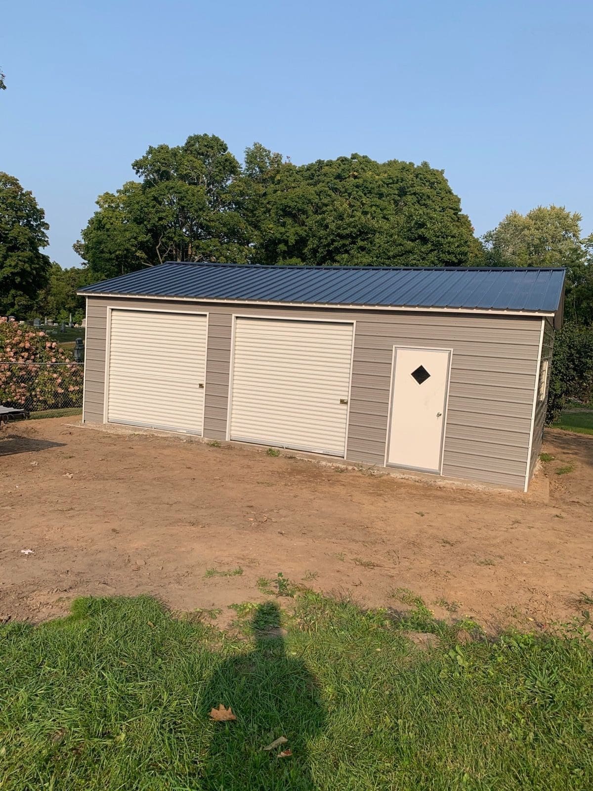 Metal Garage 22x30x9